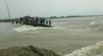 সময় মতো বাঁধ না হওয়ায় সুনামগঞ্জে ৭২ হাজার হেক্টর জমির ধান পানির নিচে