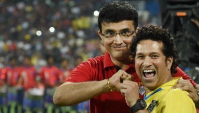 প্রিয় বন্ধু শচীনের সঙ্গে সৌরভ