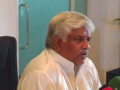 নিজের কার্যালয়ে অর্জুনা রানাতুঙ্গা