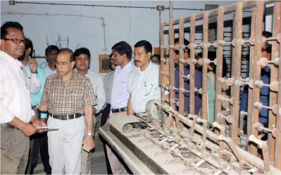 কারখানা পরিদর্শন করেন বাংলাদেশ বস্ত্র ও পাট মন্ত্রণালয়ের ১১ সদস্যের টিম