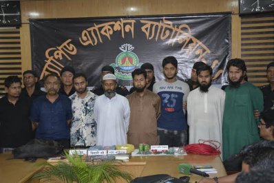 জঙ্গি তামিম-সারোয়ার গ্রুপের আট সদস্য