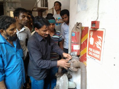 হাজারীবাগে গ্যাস, পানি, বিদ্যুতের সংযোগ বিচ্ছিন্ন করা হচ্ছে