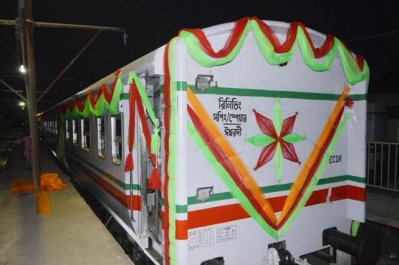 খুলনা ছেড়েছে কলকাতাগামী ট্রেন মৈত্রী এক্সপ্রেস