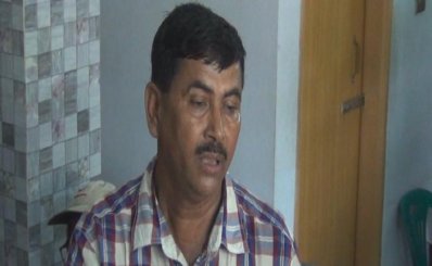 মুক্তিযোদ্ধাকে মারধরের ঘটনায় সাময়িক বরখাস্ত এসআই রমজান আলি