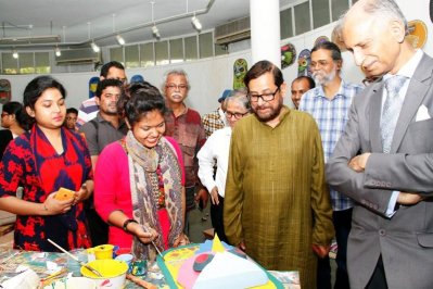 চারুকলায় মঙ্গল শোভাযাত্রা উপলক্ষে শিল্পকর্ম প্রদর্শিত