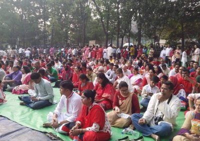 রমনা বটমূলে ছায়ানটের বর্ষবরণ অনুষ্ঠানে শ্রোতারা