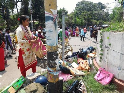 নিরাপত্তার বাড়াবাড়ি!