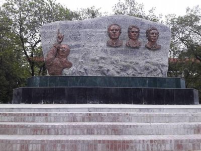 রাবির স্মৃতিফলকে বঙ্গবন্ধুকে অবমাননার অভিযোগ ছাত্রলীগের