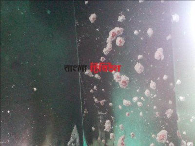 গুলিতে ঝাঁঝড়া দেয়াল