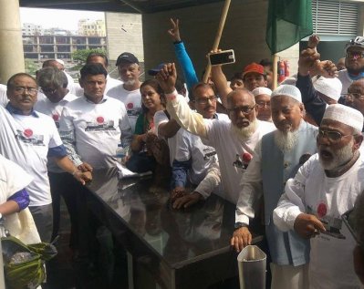মুক্তিযোদ্ধাদের সামনে &lsquo;শিখা চিরঅম্লান&rsquo;