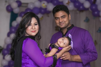 স্বামী-সন্তানের সঙ্গে সাথিরা জাকির জেসি