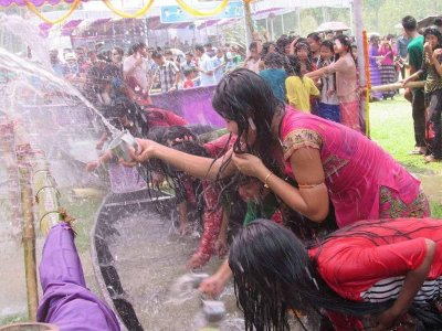 মারমাদের ঐতিহ্যবাহী সাংগ্রাই উৎসব