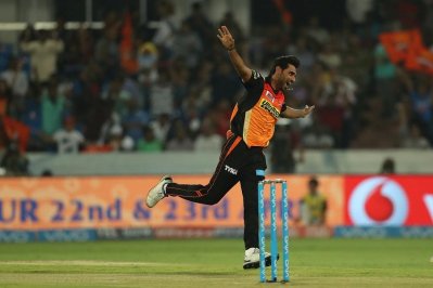 ১৯ রান দিয়ে ৫ উইকেট পেয়েছেন ভুবনেশ্বর কুমার