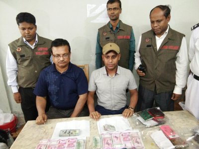 বেনাপোলে বিপুল পরিমাণ বৈদেশিক মুদ্রা জব্দ