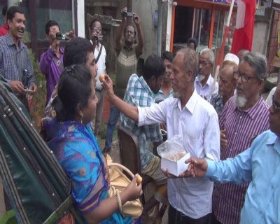 কিশোরগঞ্জে আনন্দ মিছিল ও মিষ্টি বিতরণ