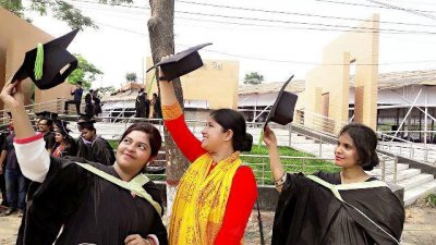 সমাবর্তন প্রত্যাশীদের পদচারণায় মুখরিত জাককানইবি ক্যাম্পাস