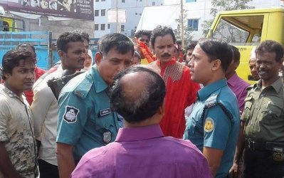 রাজধানীর মোহাম্মদপুরে মে দিবসের শোভাযাত্রায় পুলিশি বাধা