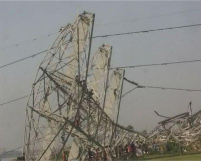 কালবৈশাখী ঝড়ে বৈদ্যুতিক টাওয়ার ধস
