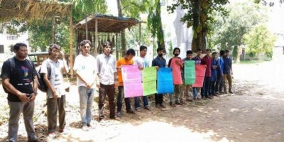 কুবি শিক্ষার্থীকে কুপিয়ে আহতের প্রতিবাদে মানববন্ধন