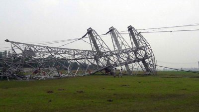 কালবৈশাখী ঝড়ে বৈদ্যুতিক টাওয়ার ধস