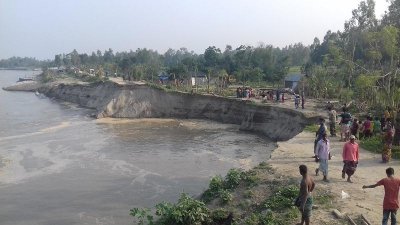 ব্রহ্মপুত্র বন্যা নিয়ন্ত্রণ বাঁধে ধস