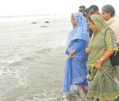 সাগরপাড়ে প্রধানমন্ত্রী শেখ হাসিনা