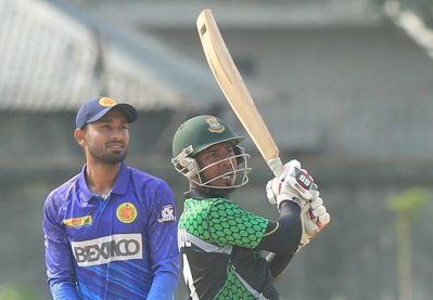 ১৯০ রানের অসাধারণ ইনিংসের পথে রকিবুল