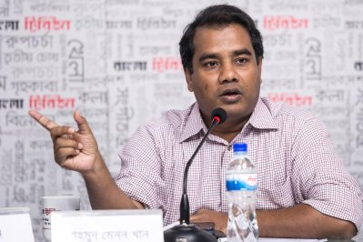 বক্তব্য রাখছেন মাহমুদ মেনন খান