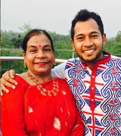 মুশফিক ও তার মা