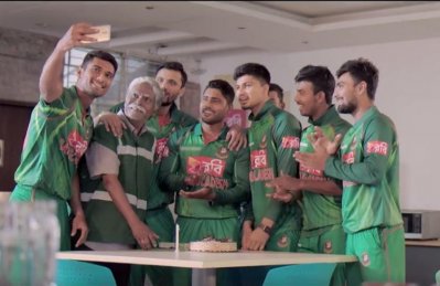 মাশরাফিদের নতুন বিজ্ঞাপন নিয়ে আলোচনা