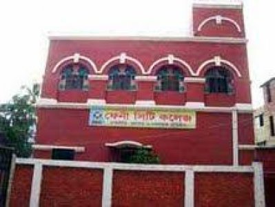 হাইকোর্টের নির্দেশ অমান্য করে ঝুঁকিপূর্ণ ভবনে চলছে শিক্ষা কার্যক্রম