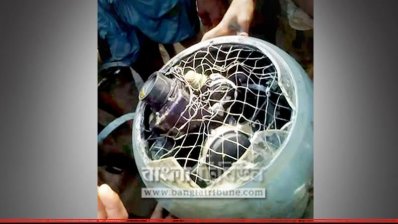 কক্সবাজারে উড়ন্ত বিমান থেকে পড়ে যাওয়া ডেমো বোমা উদ্ধার