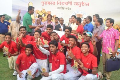 স্কুল ক্রিকেটের নতুন চ্যাম্পিয়ন বালিয়াপুকুর বিদ্যানিকেতন