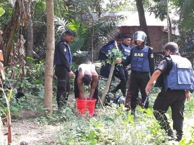 বোমা উদ্ধারের পর নিস্ক্রিয় করা হয়