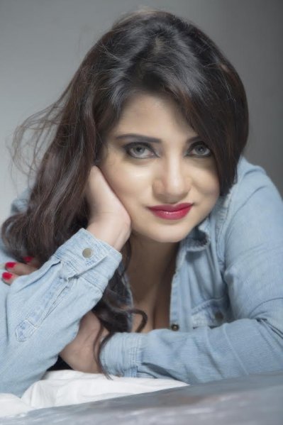 সাবরিনের ভিডিও ‘তুমি একটা ব্যাপার’