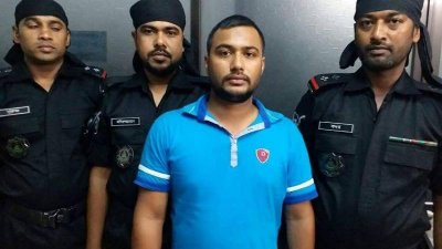 গ্রেফতারের পর  বিল্লাল হোসেন