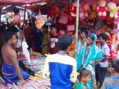 ত্রিশালে নজরুল জন্মজয়ন্তীর উদ্বোধন, জমজমাট মেলা