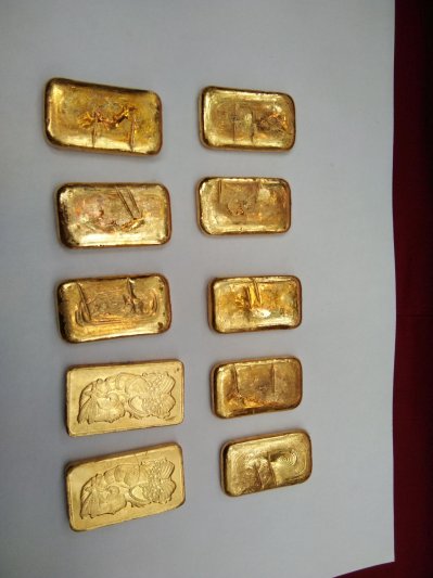 বেনাপোল এলাকা থেকে ১০টি সোনার বারসহ আটক এক