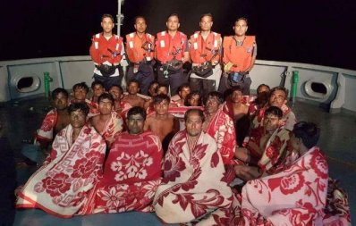 উদ্ধার হওয়া ২০ জেলে