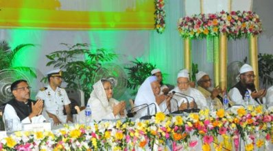 গণভবনে প্রধানমন্ত্রী শেখ হাসিনার সঙ্গে কওমি আলেমরা (ফাইল ছবি)