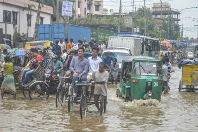 বৃষ্টিতে চট্টগ্রামে জলাবদ্ধতা 