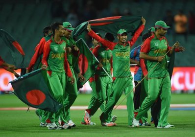 বিশ্বকাপে ইংল্যান্ডকে হারানোর পর বাংলাদেশের উল্লাস