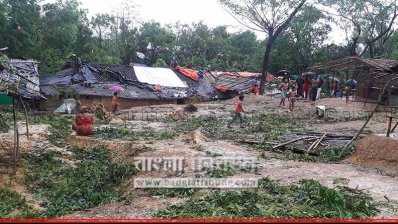 `মোরা`য় ক্ষতিগ্রস্ত রোহিঙ্গাদের আশ্রয়কেন্দ্র