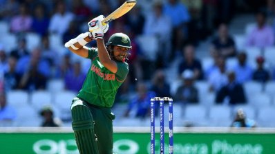 কয়েকটি নান্দনিক ড্রাইভ খেলেছিলেন সৌম্য