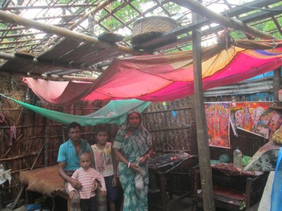 মনপুরায় টর্নেডোতে ঘরবাড়ি বিধ্বস্ত