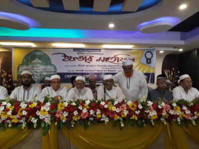 খেলাফত মজলিস আয়োজিত ইফতার মাহফিলে  বক্তব্য রাখছেন বিএনপি মহাসচিব মির্জা ফখরুল ইসলাম আলমগীর