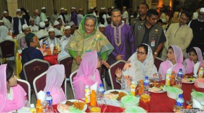আলেমদের সঙ্গে ইফতার প্রধানমন্ত্রীর, ছবি- ফোকাস বাংলা