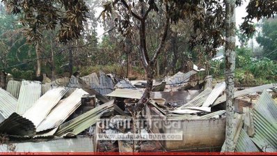 লংগদুতে দৃর্বৃত্তের দেওয়া আগুনে পুড়ে ধ্বংস হওয়া ঘরবাড়ি