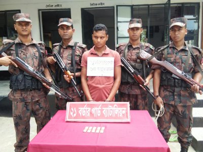 বেনাপোলে  ১০টি সোনার বারসহ এক জন আটক
