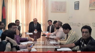 কাতারে প্রবাসীদের উপস্থিতিতে সংবাদ সম্মেলন করেন রাষ্ট্রদূত আসুদ আহমেদ